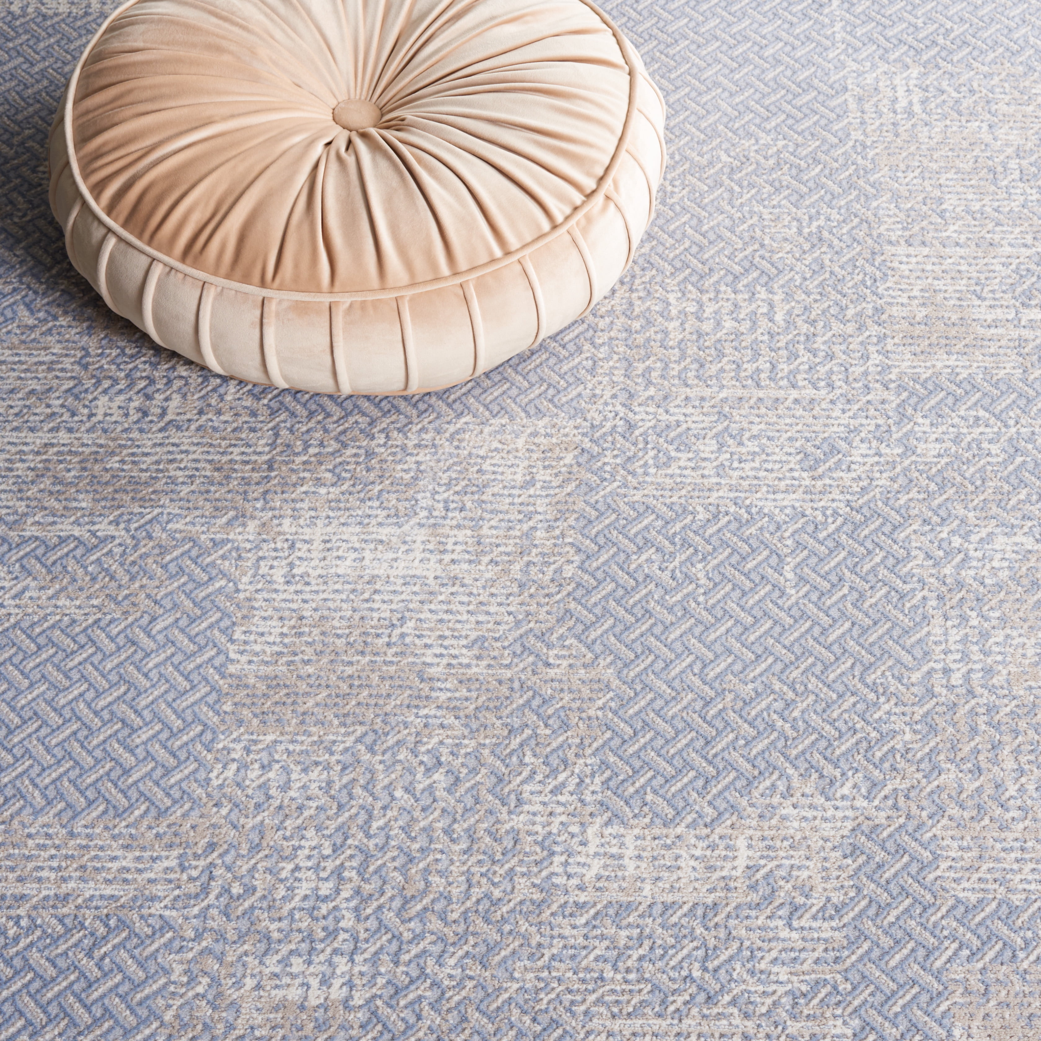 SAFAVIEH Continental Hester Distressed Runner Rug, Light Gray/Beige, 2'2" x 8'