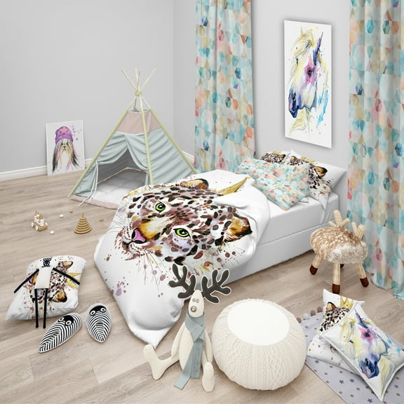 Designart 'Leopard Head with Golden Crown' Tropical Duvet Cover Set