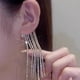 thumbnail image 3 of Pendientes de Mujer Sonducket borla larga clip de oreja oro, 3 of 6