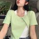 thumbnail image 4 of Camiseta de mujer con dobladillo irregular, manga corta, ajustada, falsa, top informal de verano de 2 piezas para compras navideñas, 4 of 8
