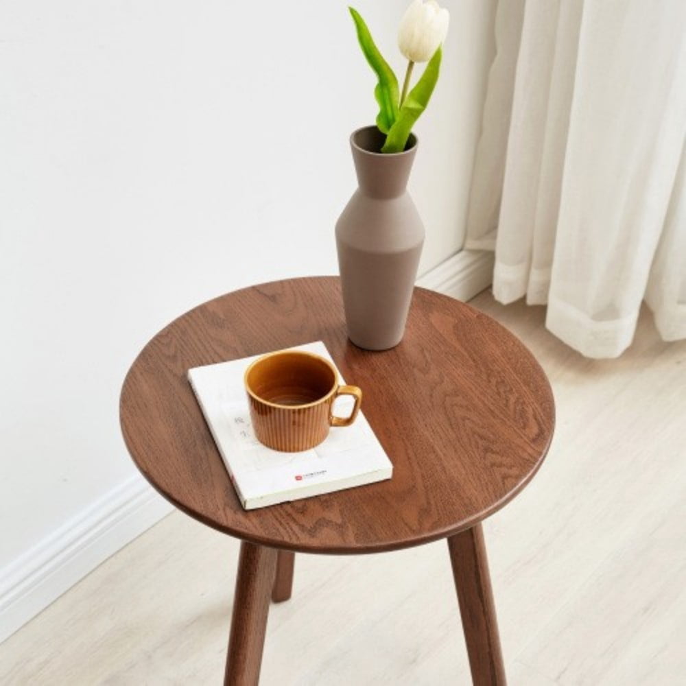 Round End Table, Small Solid Oak Wood Side Table, 3-Leg Accent Table for Living Room, Bedroom, Balcony, Bedside Nightstand, Coffee & Snack Table, Walnut