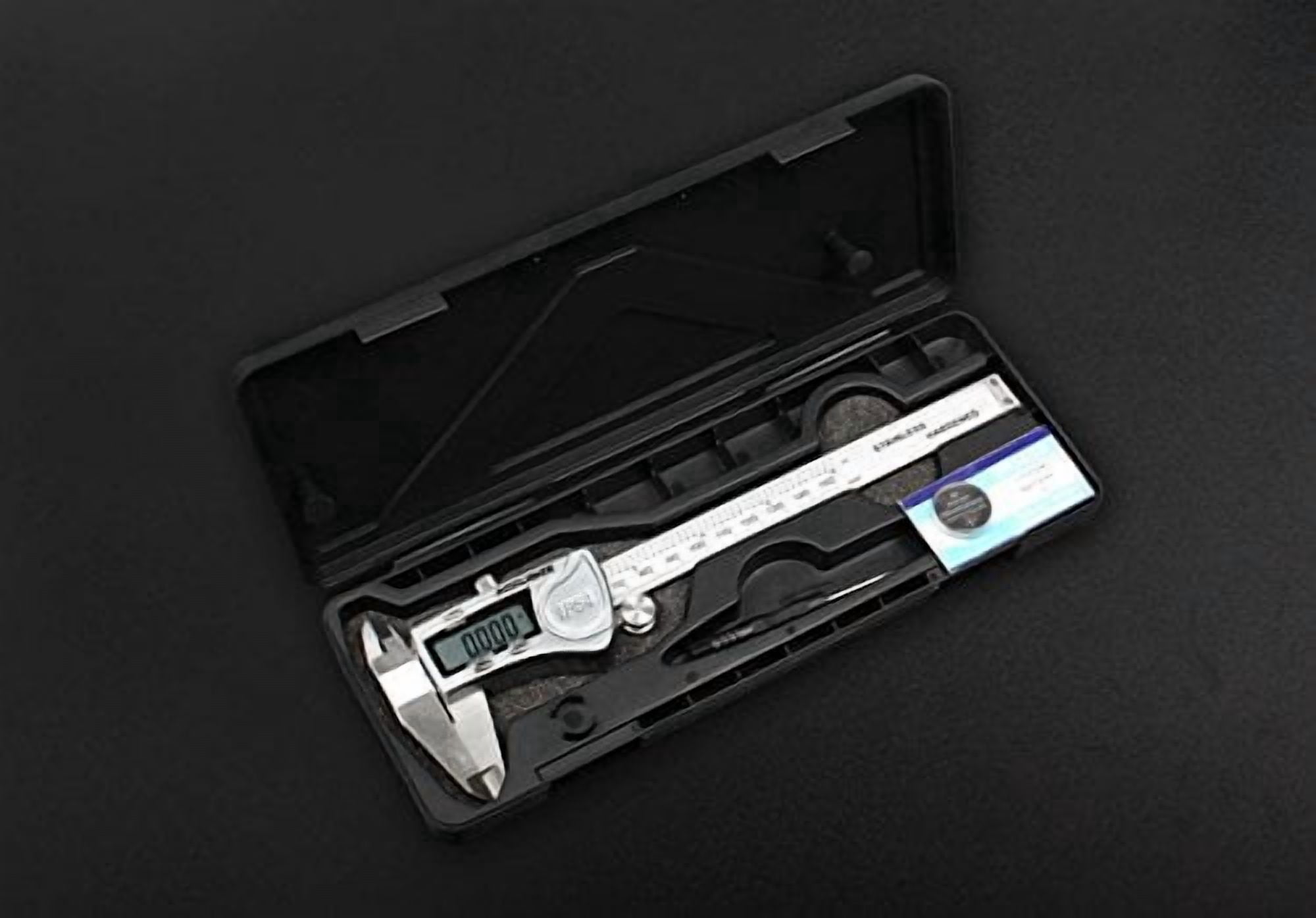 Digital Caliper, 0-6''/0-150 mm Range by 0.0005''/0.01 mm Resolution, Large LCD, Ip54 Water Resistant, 2015-0150