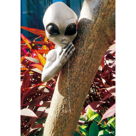 Alien Tree Peeker Decoration