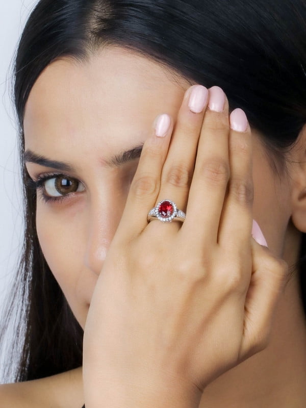 Rubis Naturel Ovale Rouge Orangé 2,00 Carats 8x6,7 Mm - Traité Au Béryllium