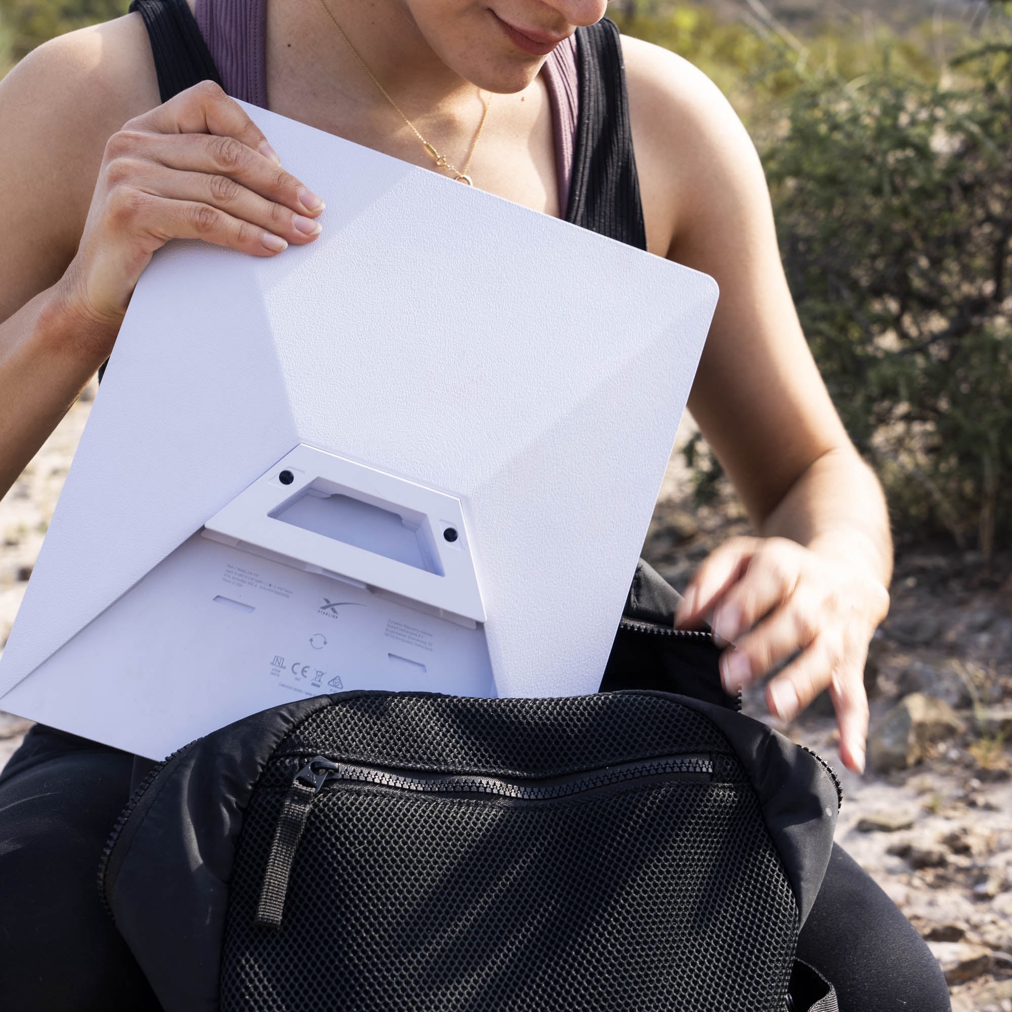 STARLINK Mini Kit - Routeur AC Wi-Fi Compact à Double Bande et Système d'Antenne Satellite - Internet Portable à Haute Vitesse pour Utilisation à Distance et Mobile - Blanc
