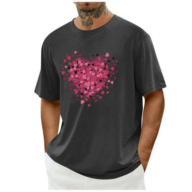 Tops para hombre, blusas y camisas de cuello redondo y manga corta para hombre. Camiseta/camisa informal de cuello redondo y manga corta con estampado de corazones para hombre. Tops de poliéster para