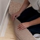 thumbnail image 4 of Cinta adhesiva Duck Brand para interiores y exteriores, 3,6 cm x 12,8 m, color blanco, 4 of 7