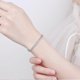 thumbnail image 3 of Una pulsera de lujo llena de diamantes, 3 of 3