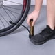 thumbnail image 3 of Bomba para inflar neumáticos de bicicleta adaptador de válvula Schrader bomba de bola portátil inflador ligero para bicicleta fútbol ​​baloncesto, 3 of 9