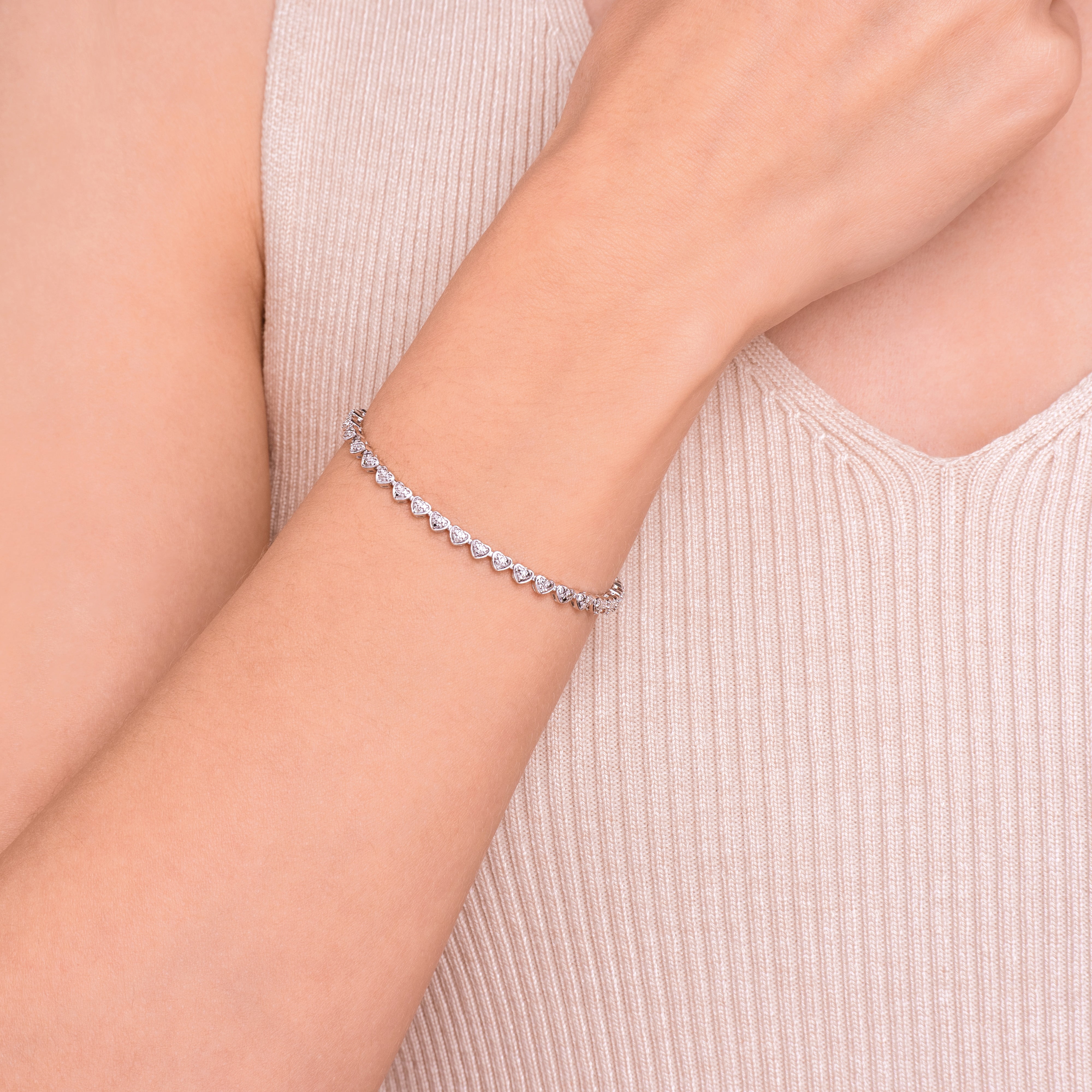 Forever Facets 1/10 cttw Diamond Heart Tennis Bracelet in Rhodium over Sterling Silver, Adult Female