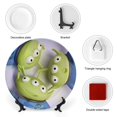 thumbnail image 3 of Alienígenas de Pizza Planet Plato decorativo de porcelana fina (bone china), plato decorativo de cerámica para hogar, oficina, soporte de pared, platos decorativos para dormitorio - 6 pulgadas (15 cm), 3 of 6