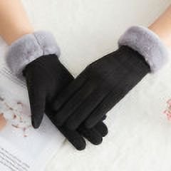 guantes cálidos de invierno para mujer, guantes antideslizantes acolchados con pantalla táctil para ciclismo al aire libre, de terciopelo — par de guantes negros en vista frontal con puños doblados de felpa gris claro, textura aterciopelada y costura acolchada visibles, tres líneas discretas en el borde y palma con patrón antideslizante; compatibles con pantalla táctil, adecuados para uso exterior.