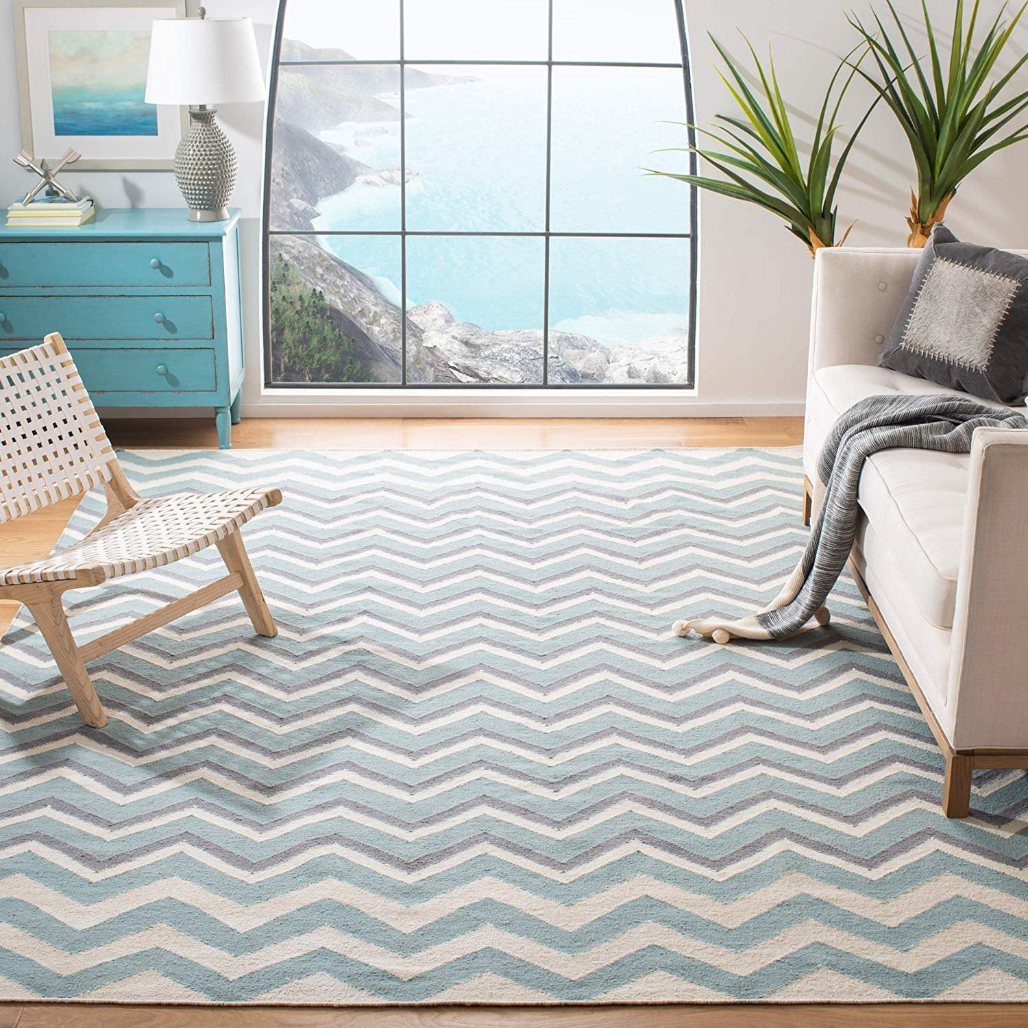 Safavieh Dhurries Collection DHU646A Hand Woven Blue and White Premium Wool Area Rug (8' x 10