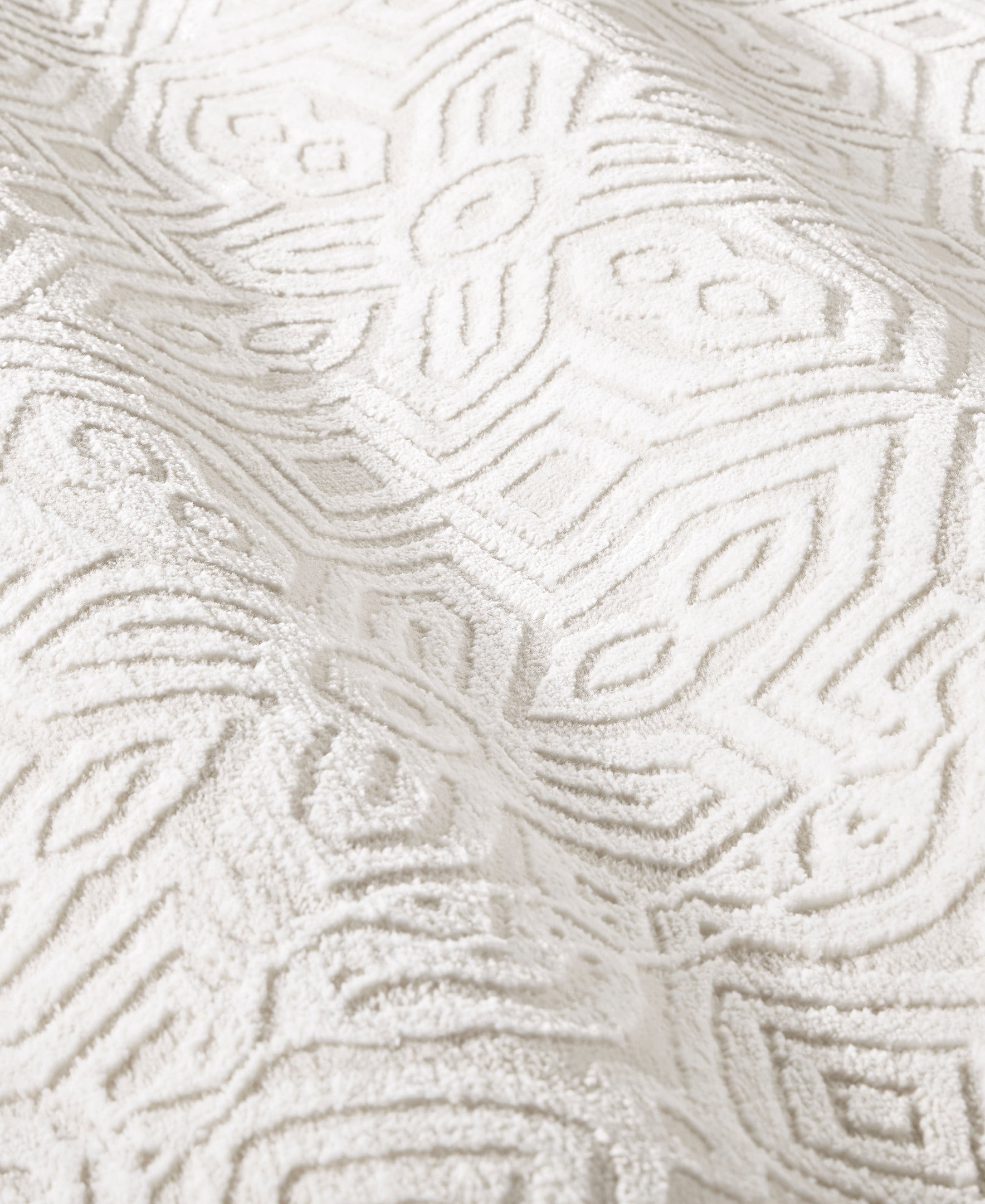 TOWN & COUNTRY LUXE Maya Medallion Tile Neutral Indoor Runner Area Rug with High-Low Texture, Ivory/Greige, 1'9"x7'2"