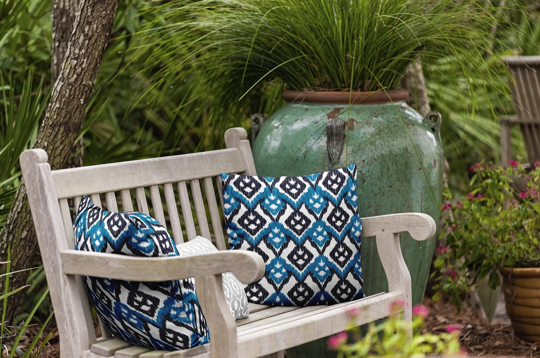 Simply Daisy 16" x 16" Hipster Polyester Indoor/Outdoor Pillow, Teal-Navy (1 count)