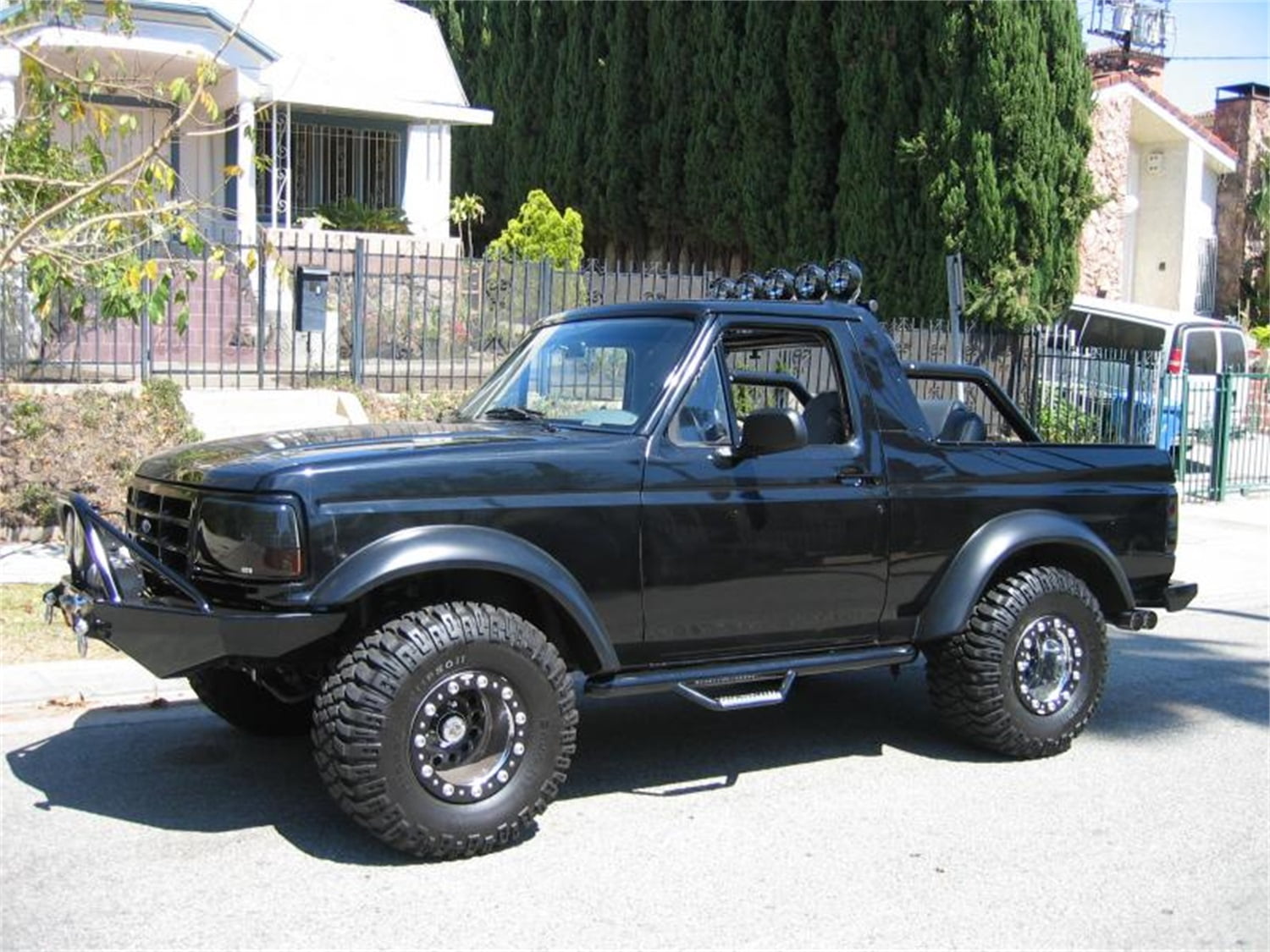 N-Fab Nerf Step 80-96 Ford Bronco SUV 2 