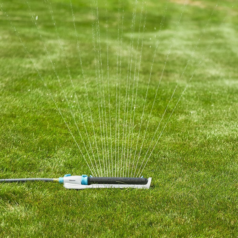 Gilmour 4000 Sq Ft Heavy Duty Rectangular Sprinkler with Metal Base