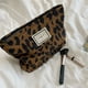 thumbnail image 5 of Bolsa de cosméticos de pana con estampado de leopardo vintage, bolsa de mano portátil para cambiar el lápiz labial, bolsa de almacenamiento de lavado portátil para mujeres, 5 of 6