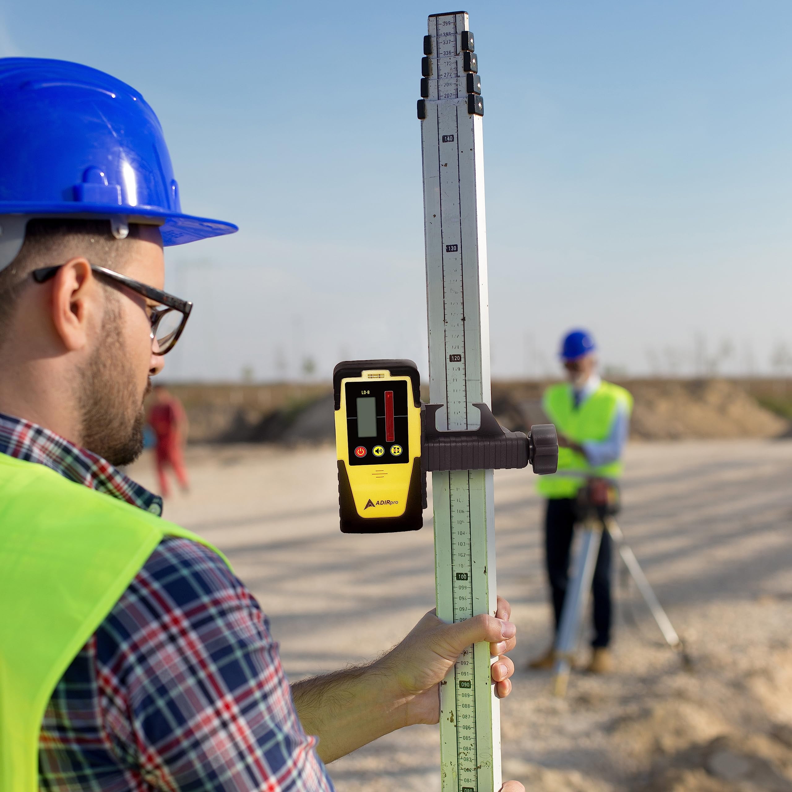 AdirPro Universal Rotary Laser Detector (LD-8) - Digital Rotary Laser Receiver with Dual Display and Built-In Bubble Level, Compatible with All Red Rotary Lasers - Includes Rod Clamp