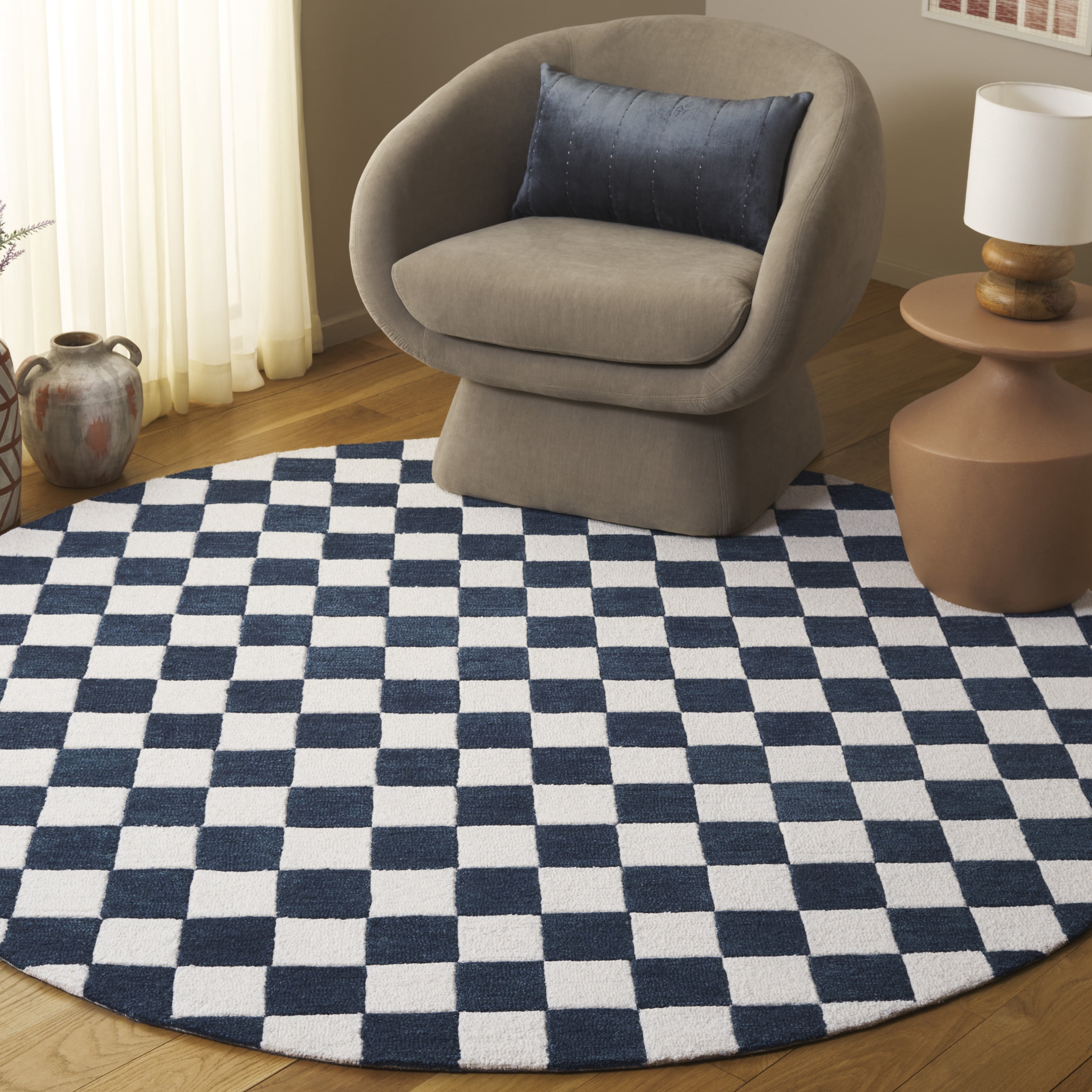 SAFAVIEH Ebony Camille Checkered Area Rug, Blue/Ivory, 6' x 6' Round