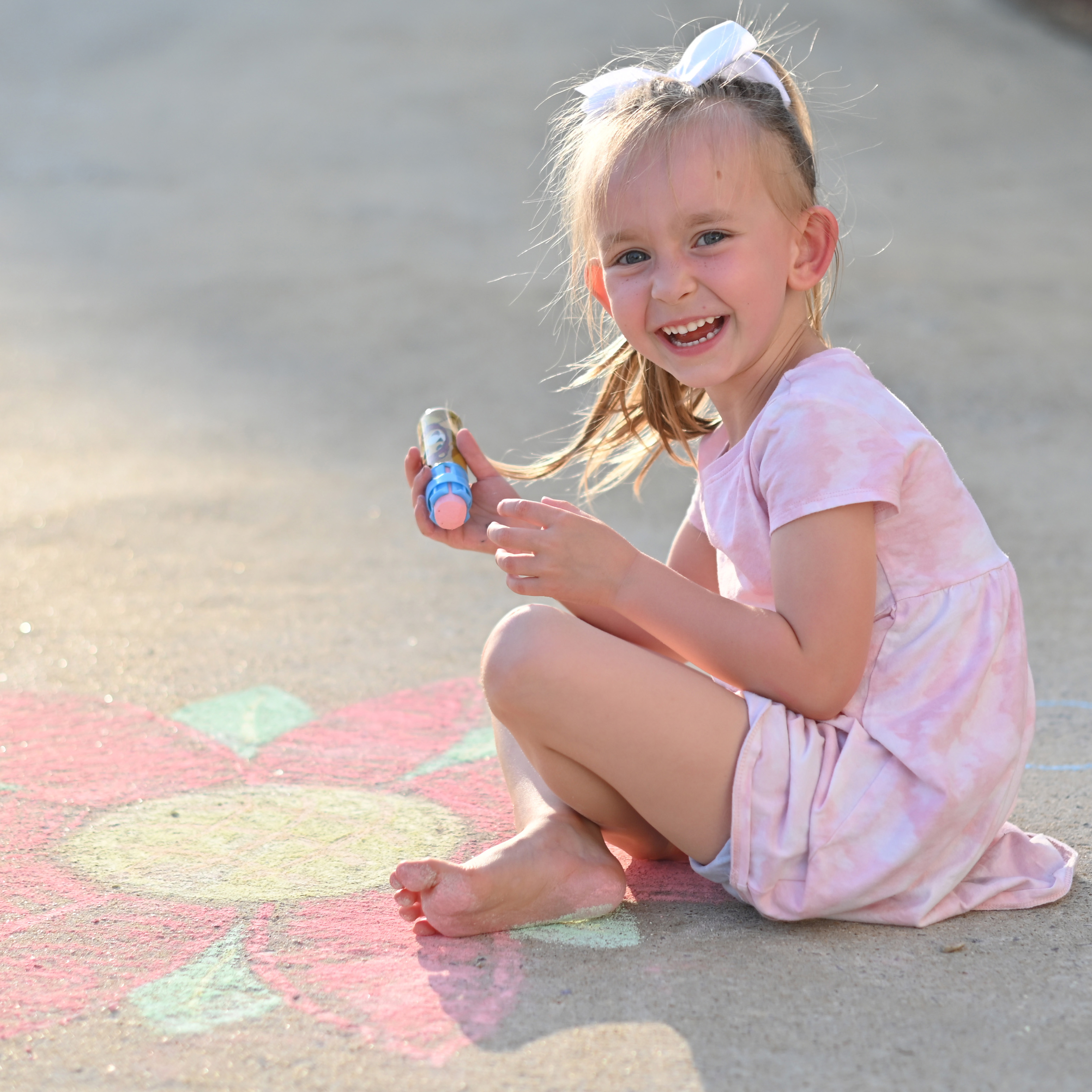 Maxx Bubbles Bubble Party Pack with 2 Blasters, 16oz Refill, and 24 Sidewalk Chalks for Ages 3 and Up
