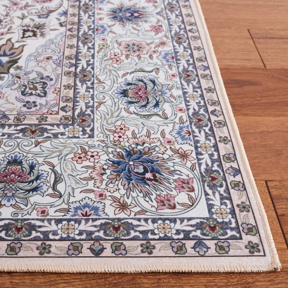 SAFAVIEH Tucson Stuart Traditional Machine Washable Area Rug, 5' x 8', Beige/Green