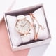 thumbnail image 4 of Relojes de pulsera para mujer Jadi, estilo europeo y de moda, con esfera dorada, conjunto de reloj de pulsera para mujer, reloj de moda, 4 of 4
