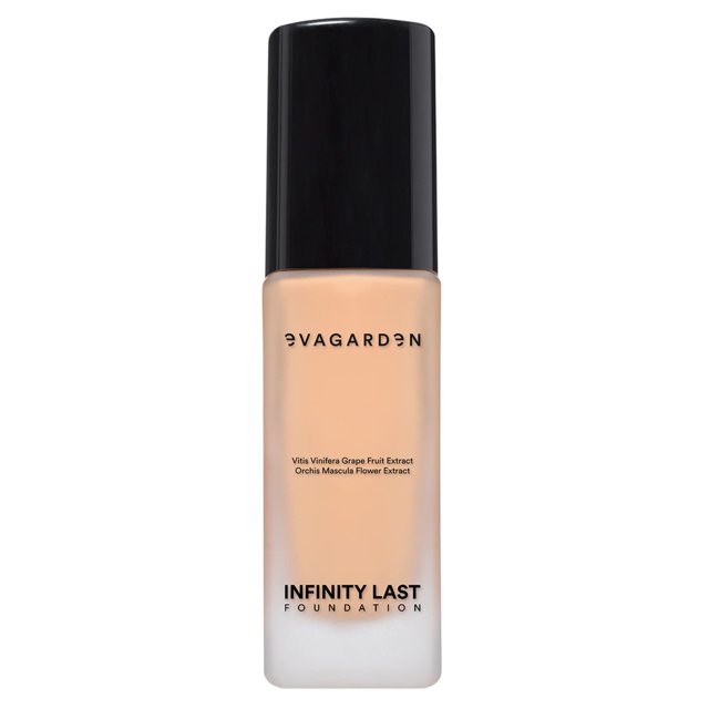 Base de maquillaje Evagarden Infinity Last: duración increíble que crea un efecto segunda piel. Textura líquida, suave y cremosa, con un acabado natural. Fácil de difuminar. Aspecto satinado. Tono 265