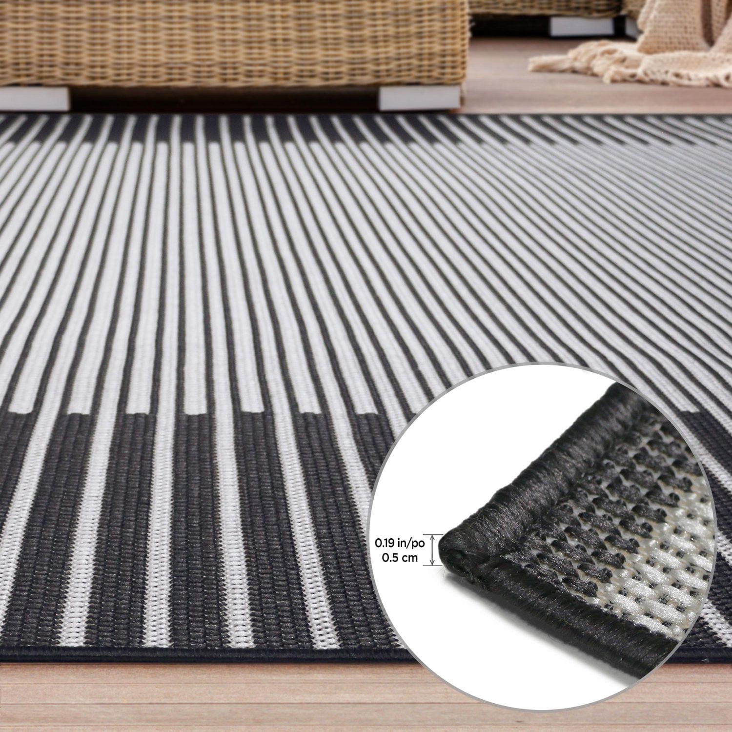 Tapis d'Intérieur-Extérieur Rayures Grises Eden de 7 pi 6 po x 9 pi 6 po 8pi x 10pi