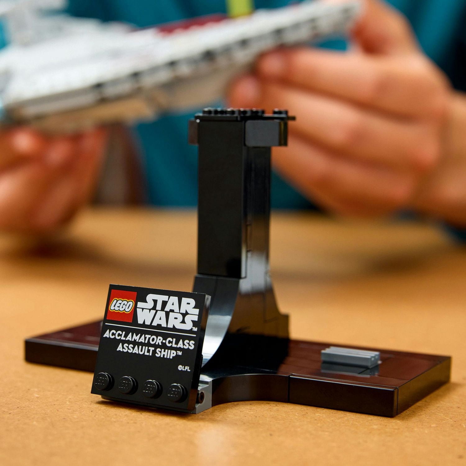 LEGO Star Wars Acclamator-Class Assault Ship Building Set for Adults - Star Wars Collectibles Set With Display Stand - Building Kit With 450 Pieces - 75404