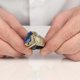 thumbnail image 5 of Venta de piedras preciosas chapado en oro de alto grado azul anillo patrón de joyería de dos colores tallados Anillos, 5 of 8