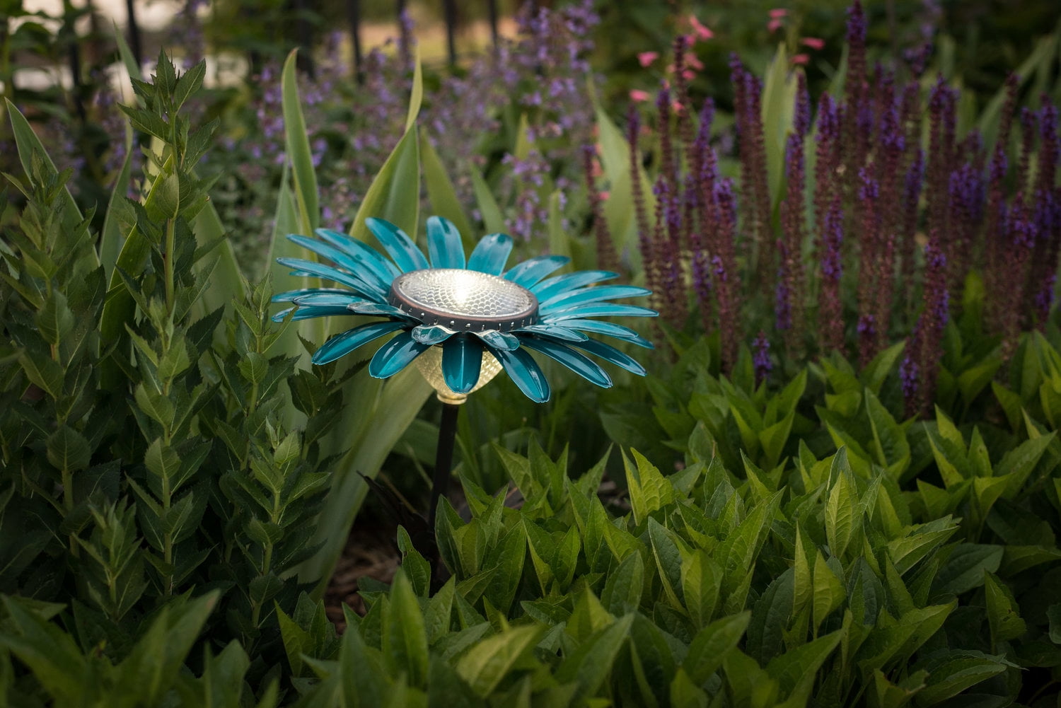 Daisy LED Solar Garden Light (Teal) - Walmart.com - Walmart.com
