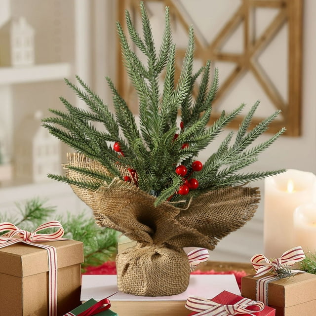 Mini Arbre de Noël avec Baies Rouges Cônes de Pin Base en Toile de Jute Décoration de Table Artificielle pour Maison Ferme Bureau Centre de Table