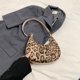 thumbnail image 4 of Bolso Crescent para Mujer Con Leopardo Hobo Cuero PU El (Caqui), 4 of 6