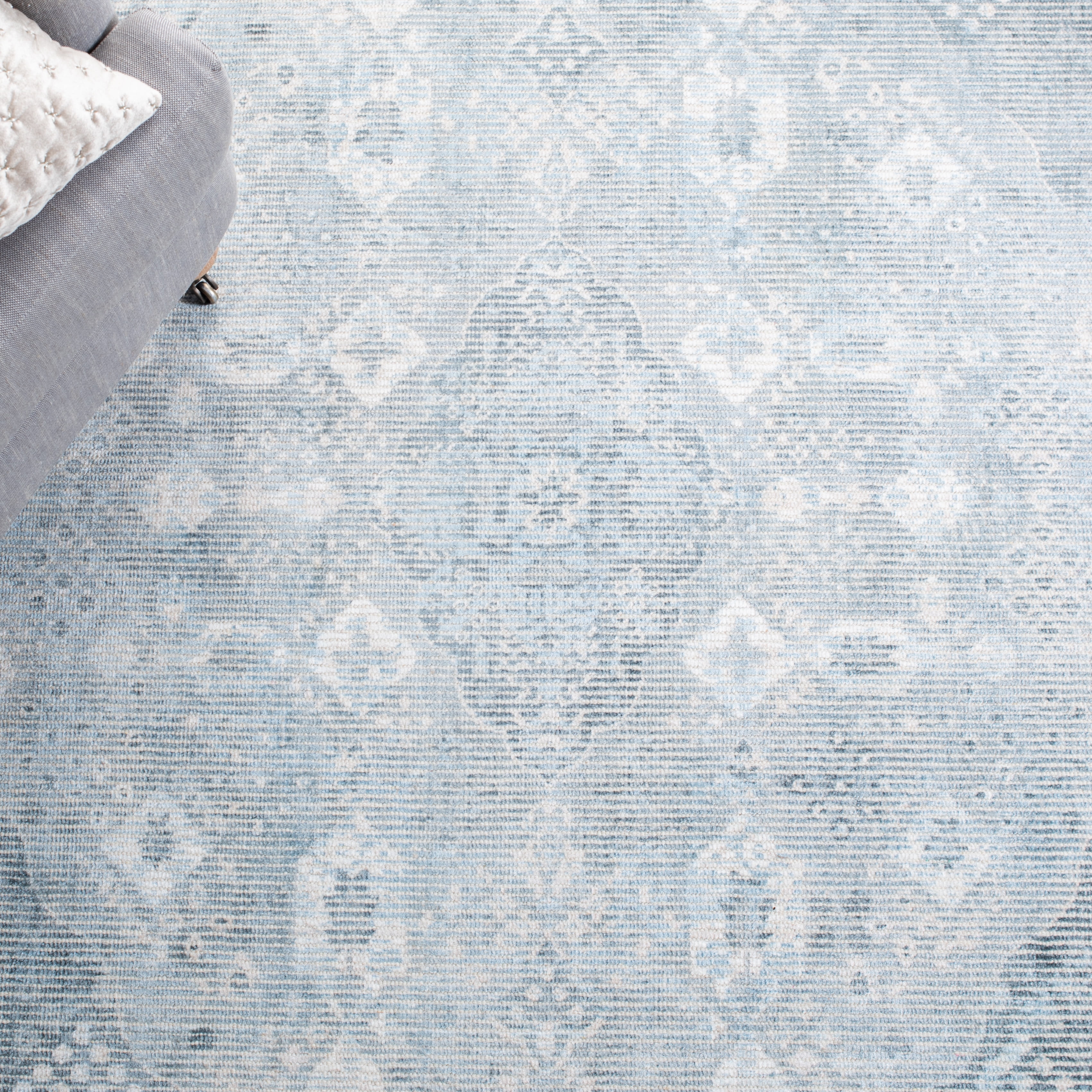 SAFAVIEH Restoration Vintage Quentin Medallion Area Rug, Grey/Light Blue, 6' x 6' Square