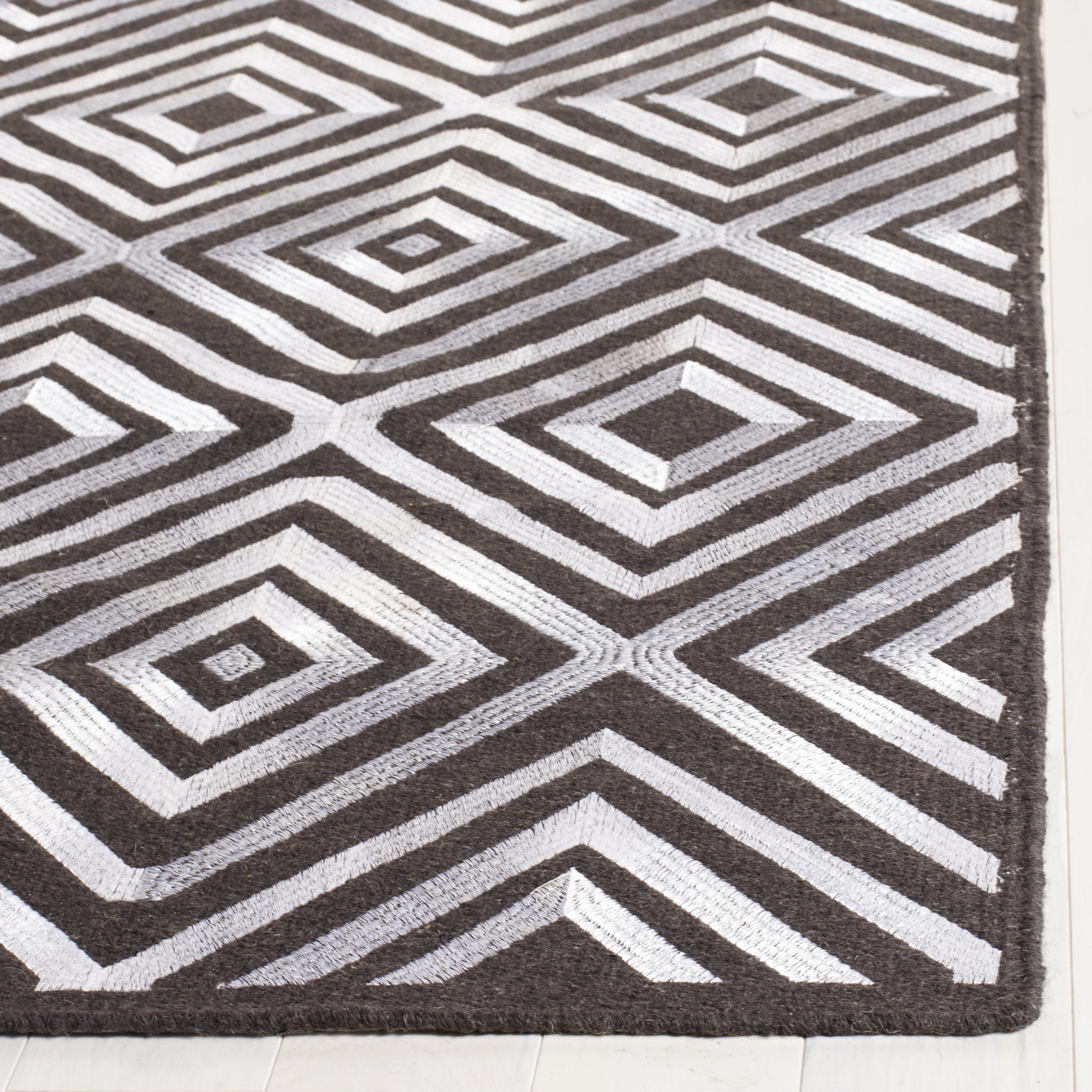 Safavieh Kilim Rachyl Geometric Wool Area Rug, Charcoal, 5' x 8'
