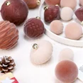 thumbnail image 4 of Juego de 35 bolas navideñas de terciopelo para colgar en el árbol de Navidad, irrompibles, para decoración navideña, 4 of 5