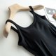 thumbnail image 4 of Camiseta interior de color liso con relleno en el pecho para mujer: camiseta sin mangas adelgazante 80 % algodón y spandex para deporte y ropa exterior., 4 of 5