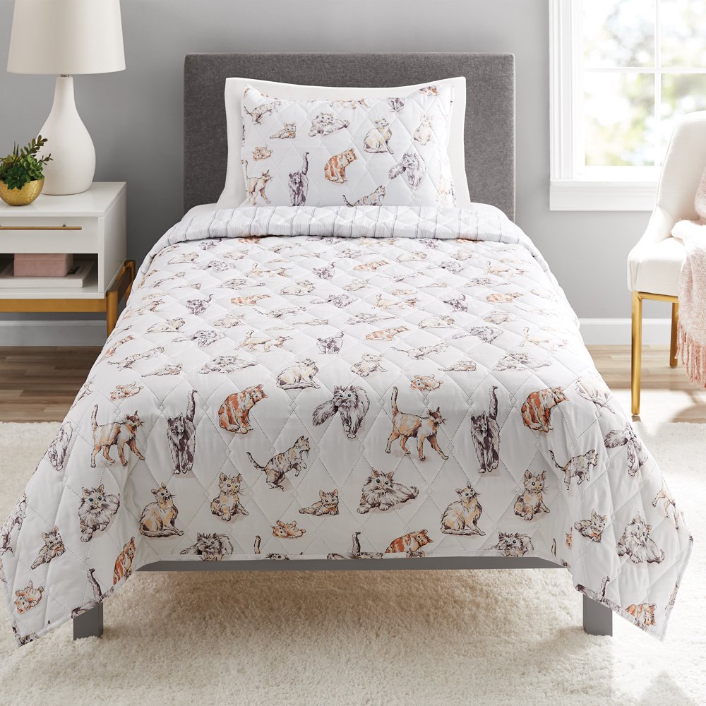 Mainstays Cats White Reversible QuiltinaTote Bed Set, Twin/Twin XL