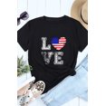 thumbnail image 3 of ABPHQTO Camiseta gráfica de manga corta con estampado en forma de corazón y bandera LOVE US negra para mujer, 3 of 5