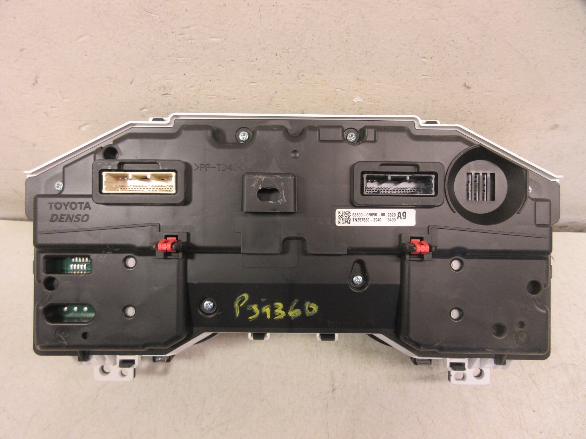 Pre-Owned 19 20 Toyota Rav4 MPH Speedometer Speedo Head Cluster 59k Miles OEM LKQ - Verify Specific Vehicle Fitment In Description - (Good)