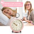 thumbnail image 4 of Relojes de cabecera silenciosos que funcionan con pilas, reloj de escritorio que no hace tictac, reloj despertador analógico, reloj despertador Retro para dormitorio, Simple oso de fresa Electrónica, 4 of 5