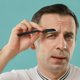 thumbnail image 3 of Maquinilla de afeitar plegable de acero inoxidable para cejas con protector de malla, herramienta de afeitado reutilizable para hombres y mujeres, 3 of 7