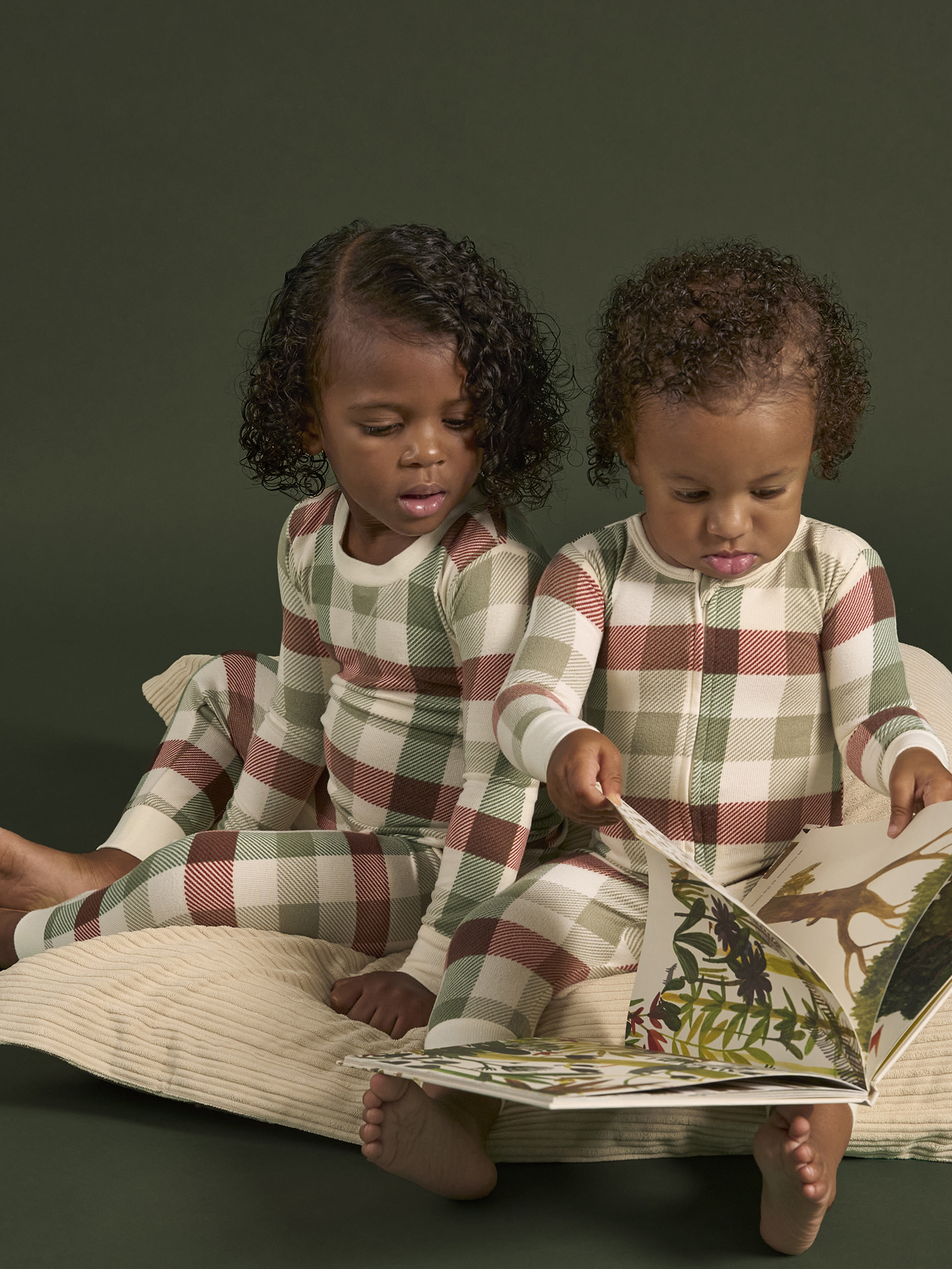 Modern Moments by Gerber Neutral Super Soft Hacci One-Piece Christmas Pajamas, 0/3 Months - 5T