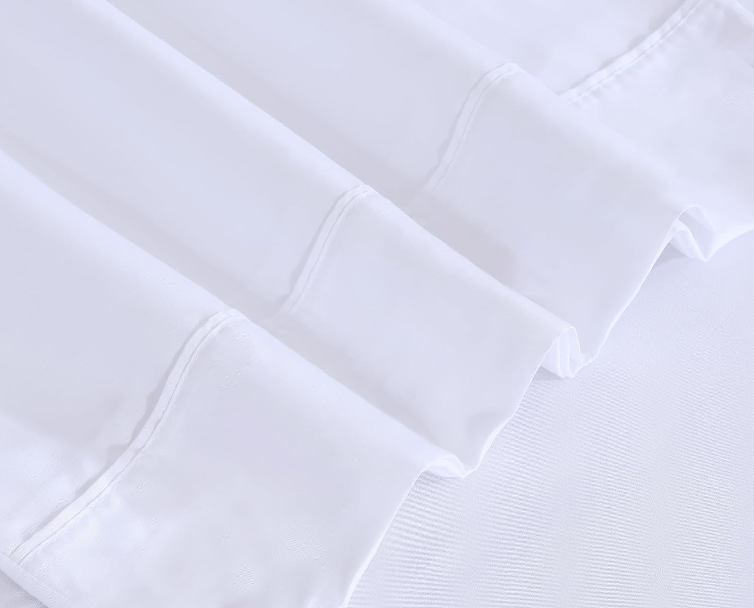 Ruvanti Full Size Sheets Set - Luxurious Silky Soft Microfiber Bedding - Cozy & Comfy - 15 inch Deep Pocket (Fits up to 17") Hotel Bed Sheets - 4 Pcs - White