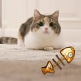 thumbnail image 5 of Juguete masticable de gato de peluche suave | Forma de pez interactiva | Tejido texturizado duradero para morder y arañar | Juego seguro para mascotas | Ligero Portátil | los 16,5x6,5x5cm | Marrón |, 5 of 5