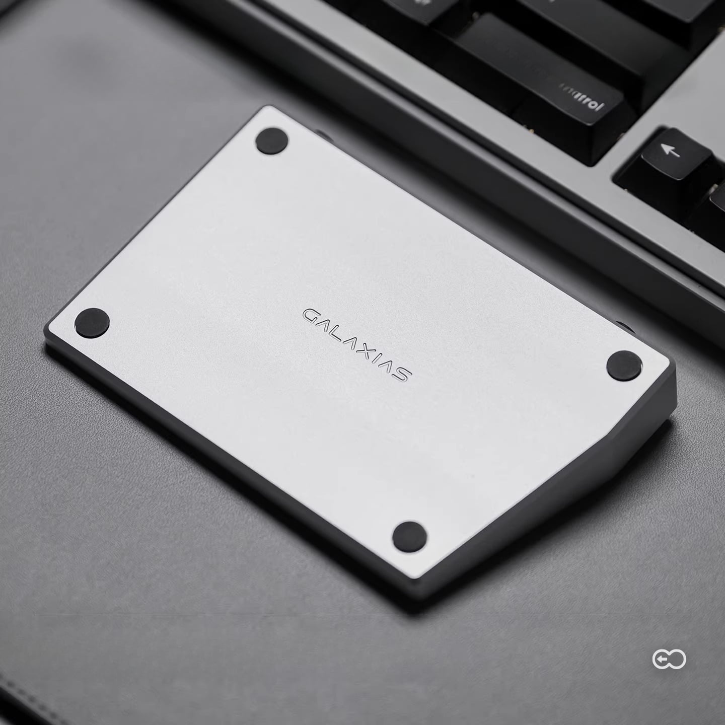 Aluminum Keyboard Wrist Rest, Easy-Clean Metal Palm Rest Pad for Mechanical Gaming Keyboards, Ergonomic Wrist Support (Model K1)