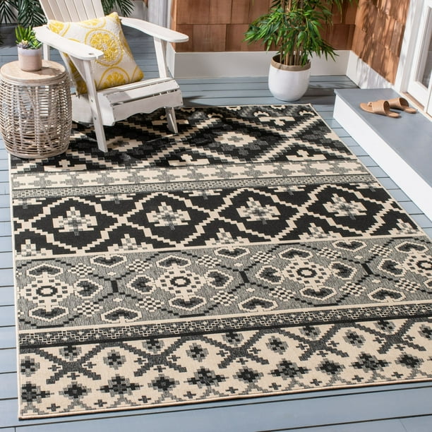 SAFAVIEH Veranda Dogon Southwestern Indoor/Outdoor Area Rug, 6'7" x 6'7