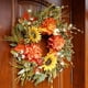 thumbnail image 2 of Corona otoñal Corona otoñal con girasoles, calabazas y hojas otoñales Puerta principal para antes de Acción de Gracias Decoración de pared para el hogar en Acción de Gracias, 2 of 4