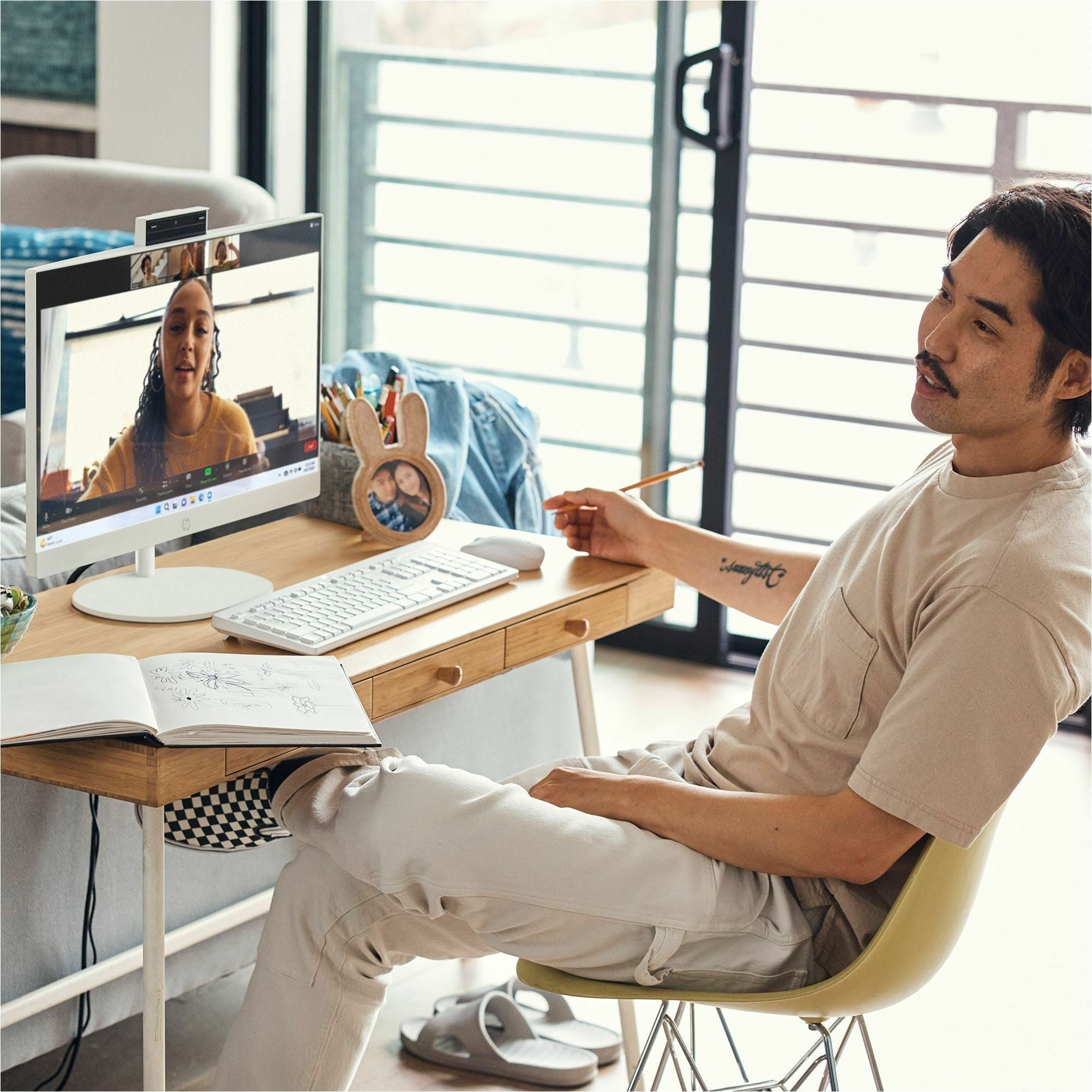 HP 24-cr0000a 24-cr0410 All-in-One Computer, AMD Athlon Silver 7120U, 8 GB, 256 GB SSD, 23.8" Full HD, Desktop, Shell White